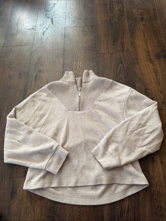 Zara Tops - Zara Pullover!!